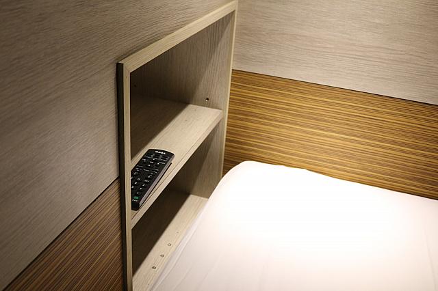 テレビのリモコンは置いてあります