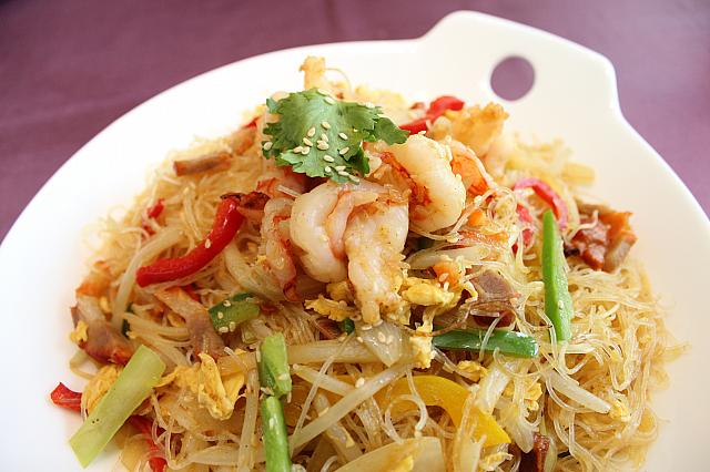 最後にパクチーをトッピング