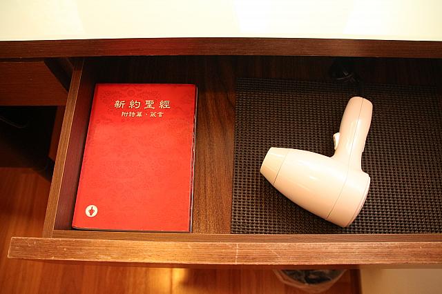 ドライヤーは引き出しに！