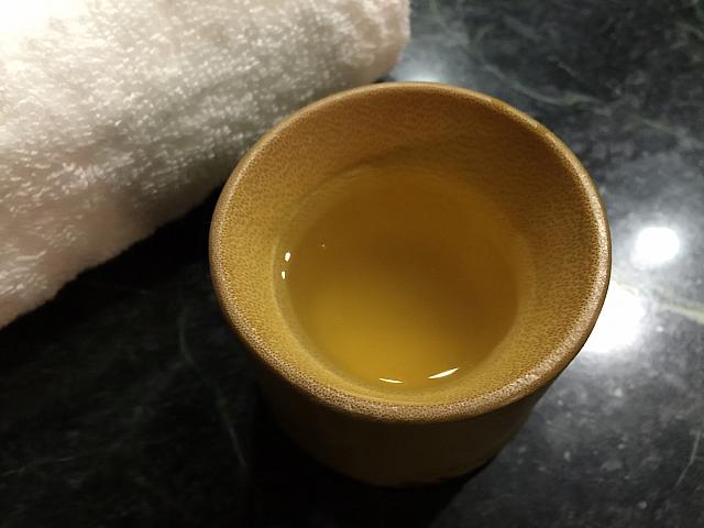 チェックイン時のお茶とおしぼり