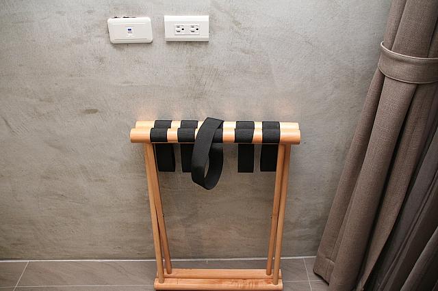 荷物はこちらへ