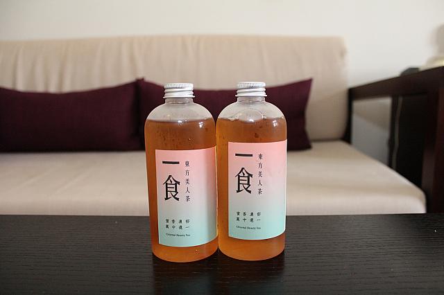 北埔で作られた東方美人茶の茶葉を8時間かけて水出ししたもの。ほのかに甘く、喉を潤してくれます