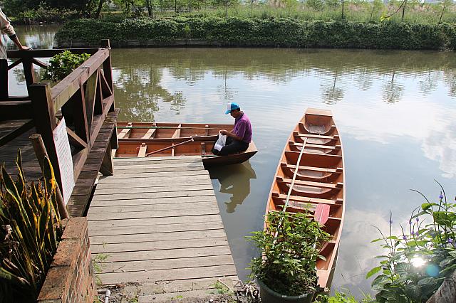 乗り込みますが
