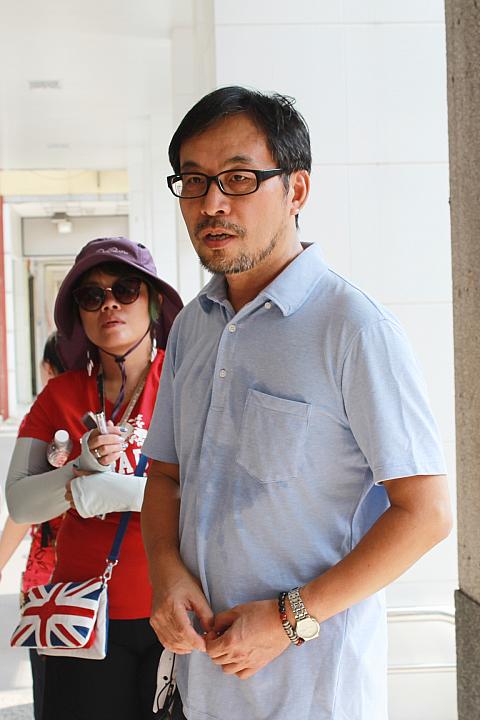 優しい語り口の關有仁さん