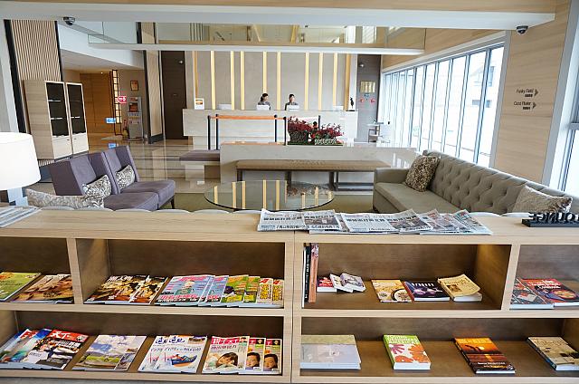 ロビーには多くの雑誌！