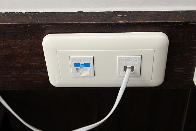有線LANも使えます。LANケーブルはフロントまで！