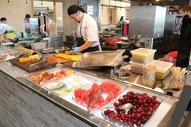 フルーツやサラダ類