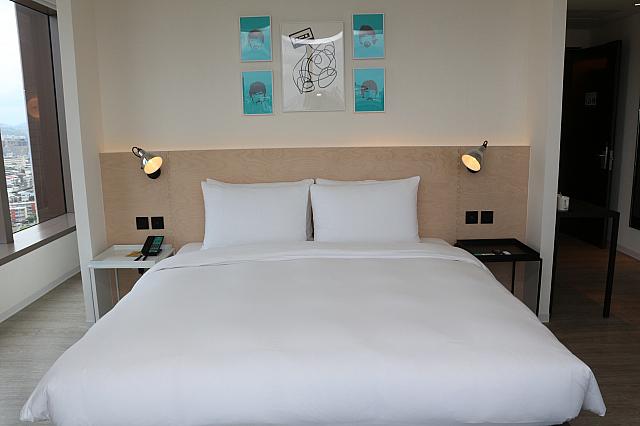 180cm×200cmのベッド