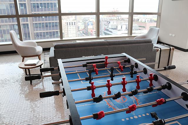 大人の遊び心をくすぐるテーブルゲームも。