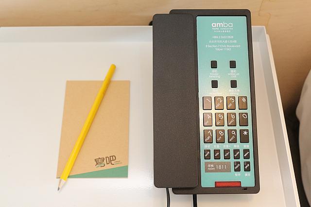 筆記用具と電話