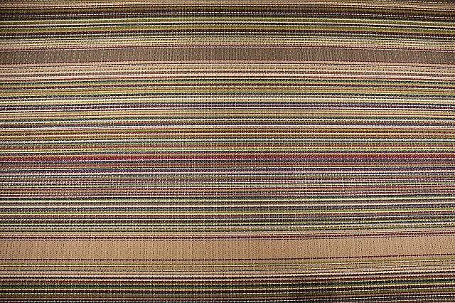 エコにこだわるambaホテルでは廊下のカーベットもエコ素材を使用。防火・防水の効果もあるそう。原住民の織物柄のようにも見えませんか？