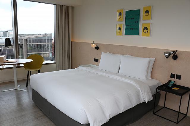 180cm×200cmのベッド