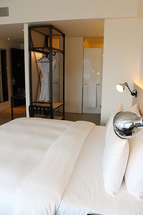 逆方向から見たお部屋はこんな感じ