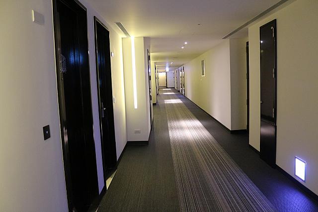 部屋に向かう廊下