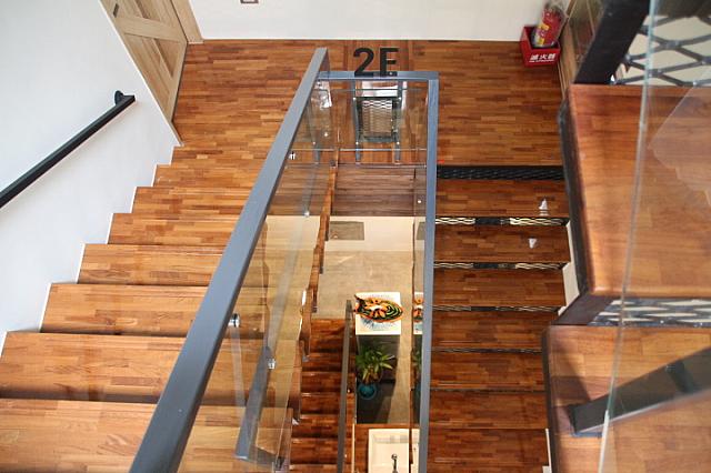 民宿内は階段で上り下り