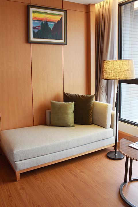 このソファーで寝られそうなくらいの大きさ