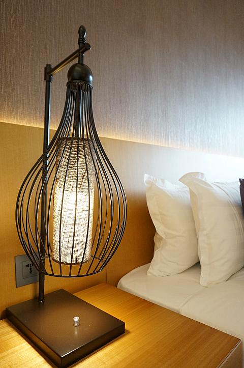 ベッド脇のライト