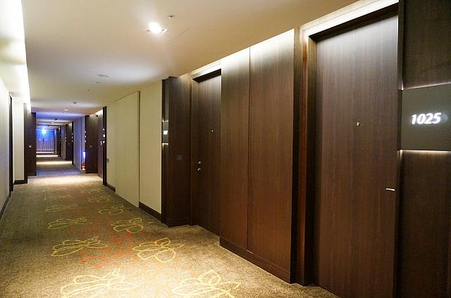 廊下はふかふかじゅうたん！