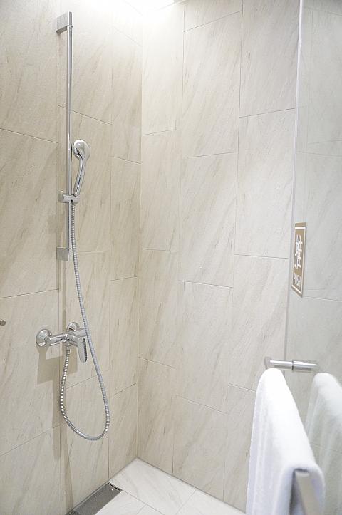 シャワーブース