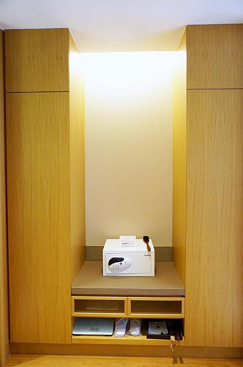 クローゼットから……