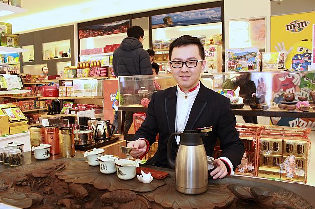 試食をどうぞ！台湾茶もおいしいですよ～