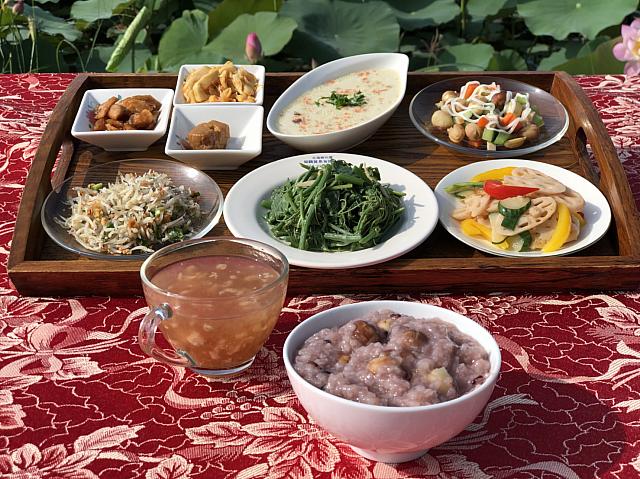 朝から豪華な蓮の実料理はテンションが上がります！