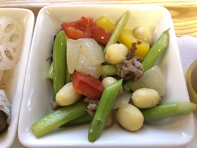 蓮の実とアスパラのさっぱりした炒めもの