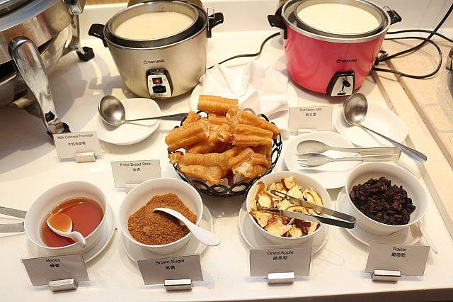 台湾らしくおかゆと豆乳