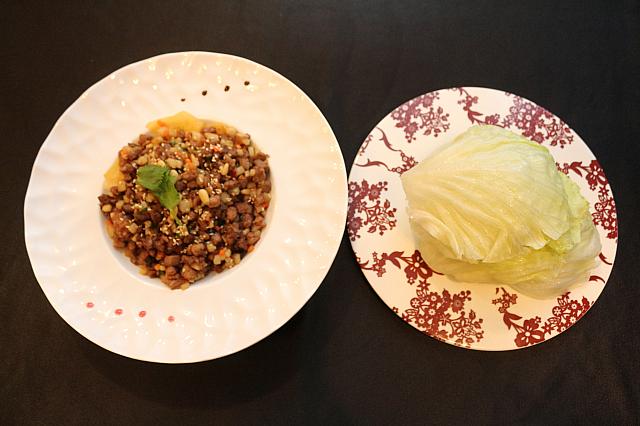 北京ダッグの肉を炒めてキャベツで包んでいただく「鴨鬆」。しっかりした味付けなのに油っぽくなくヘルシーに食べられておいしい
