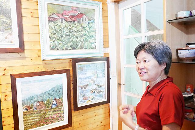 芸術大学を卒業したオーナー夫妻が経営。民宿のいたるところに芸術作品が並びます