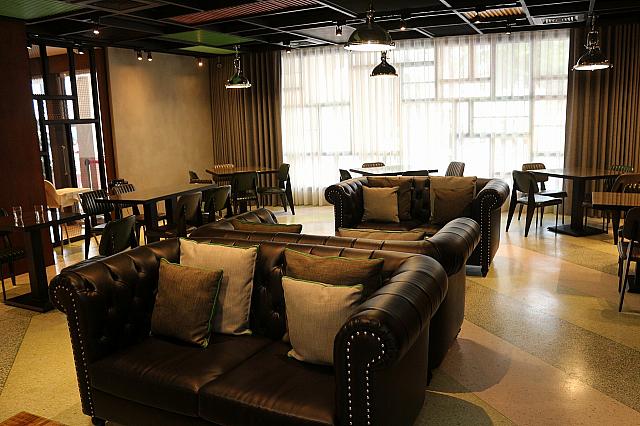 革張りソファがおしゃれ