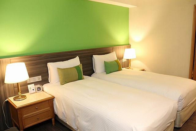 落ち着く緑を基調としたデザイン