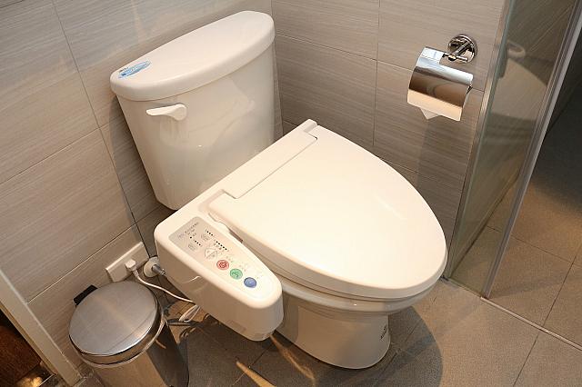 ウォシュレット付きトイレ