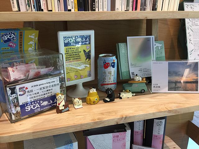 ちょっとした置物も……