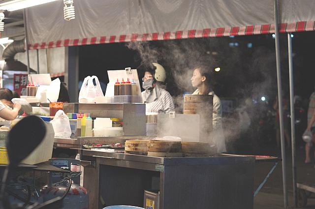 できたての料理がその場でいただけます！