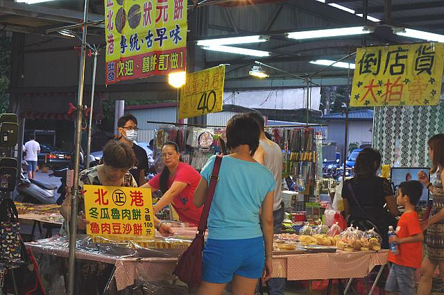 大安売りをしているお店もたくさんあります