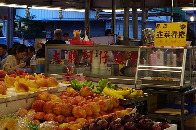 果物屋さんの奥にあった麺線のお店で