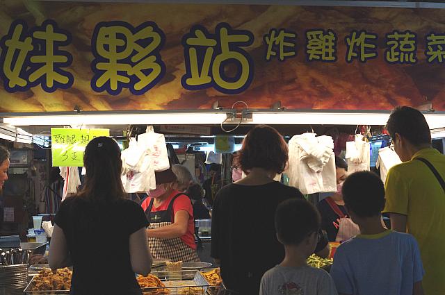 人だかりを発見！