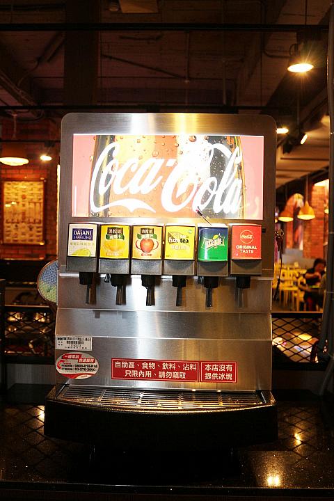 ドリンクバーはライムの炭酸水が珍しくて美味しかったです