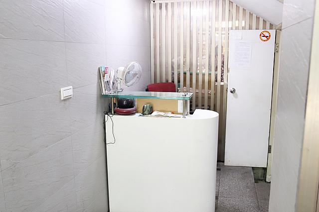 エントランスの様子。警備員さんの写真はNGでしたが、24H当直の者がここで常駐しています、セキュリティも心強い！