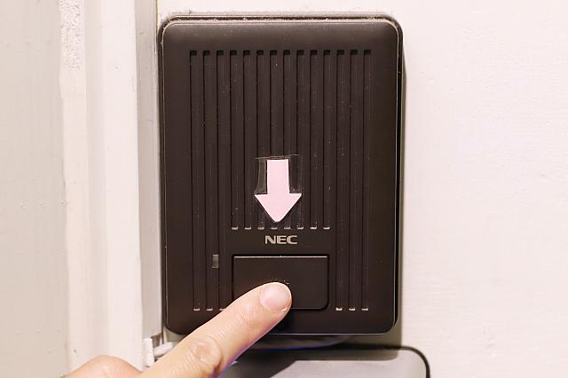 時間利用の方はインターフォンを押して中からドアを開けてもらうシステムです