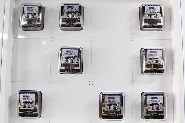 この電気メーターはイミテーションです