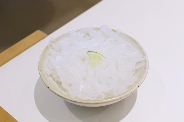 寬粉は極太のはるさめ。ぷりぷりとした食感がいい！
