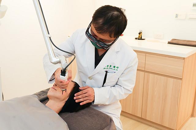 ニオイの正体は産毛が焼けているせい。脱毛の裏効果もあって一石二鳥