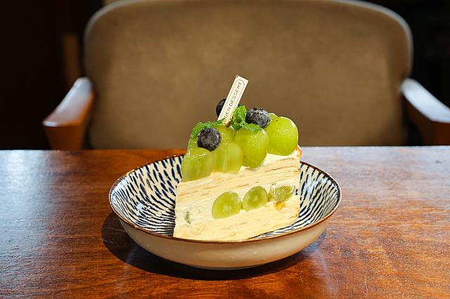 季節限定！シャインマスカットのミルクレープ(夏綠蒂)195元