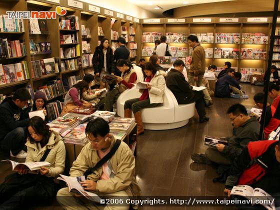 書店はまるで図書館状態と化していました。