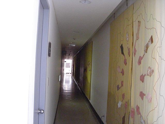 いかにも裏という感じ
