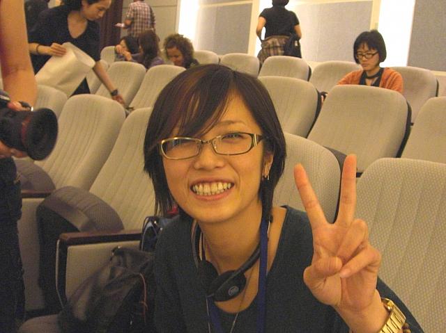 外山さんアシスタントの田端さん。パソコン接続で大活躍