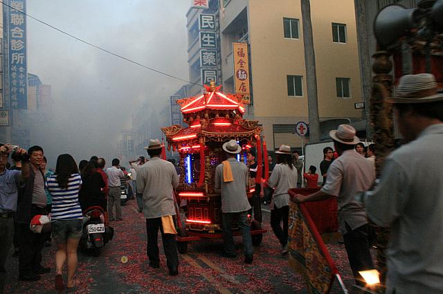 またまた爆竹に遭遇　