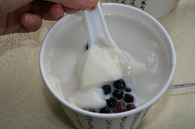 ⑧ 明池豆花：豆漿(豆乳)豆花 40元　